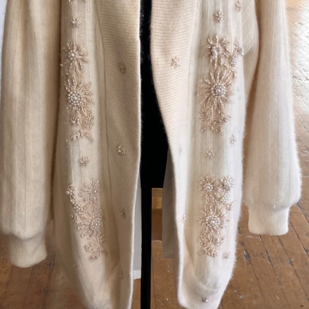 Vintage ivory Angora long sleeve, open front cardigan - Picture 3 of 15